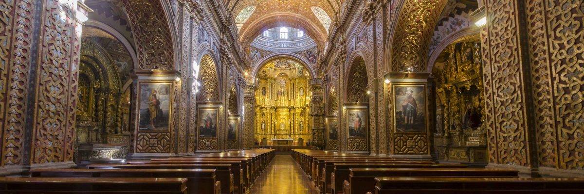 La Compania de Jesus, Quito, view towards altar La Compania de Jesus, Quito, view towards altar