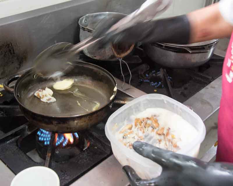 Add lard to a hot pan. Add lard to a hot pan, recipe for tigrillo