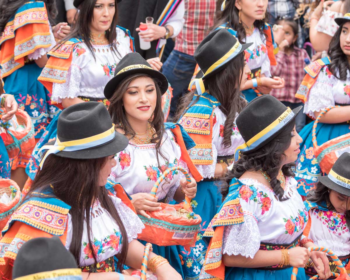Las Cholas "Ofrenderas", Mama Negra, Latacunga, Ecuador | ©Angela Drake Las Cholas "Ofrenderas", Mama Negra, Latacunga, Ecuador | ©Angela Drake