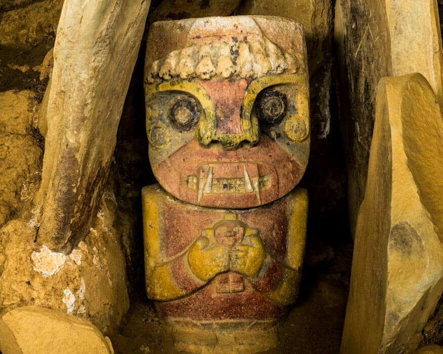 Detail of a painted figure holding a child, La Pelota, San Agustin, Colombia | ©Ernest Scott Drake Detail of a painted figure holding a child, La Pelota, San Agustin, Colombia | ©Ernest Scott Drake