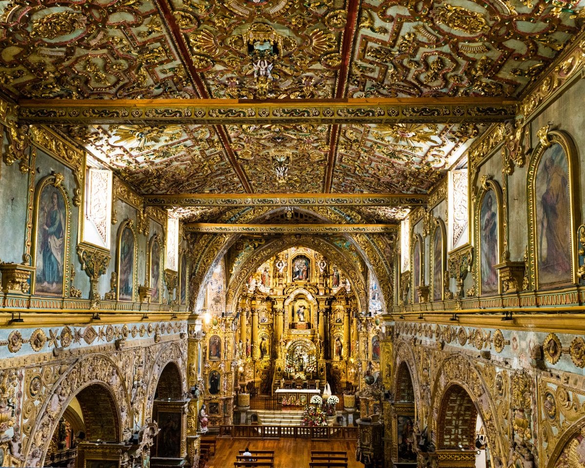 This overview gives a sense of the elaborate artworks in the San Fransisco Church. |© Ernest Scott Drake This overview gives a sense of the elaborate artworks in the San Fransisco Church. |© Ernest Scott Drake